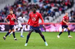 开云体育官网-里尔主帅调整战术，赢得战役