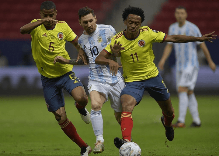 秘鲁队在比赛中更换战术，取得胜利