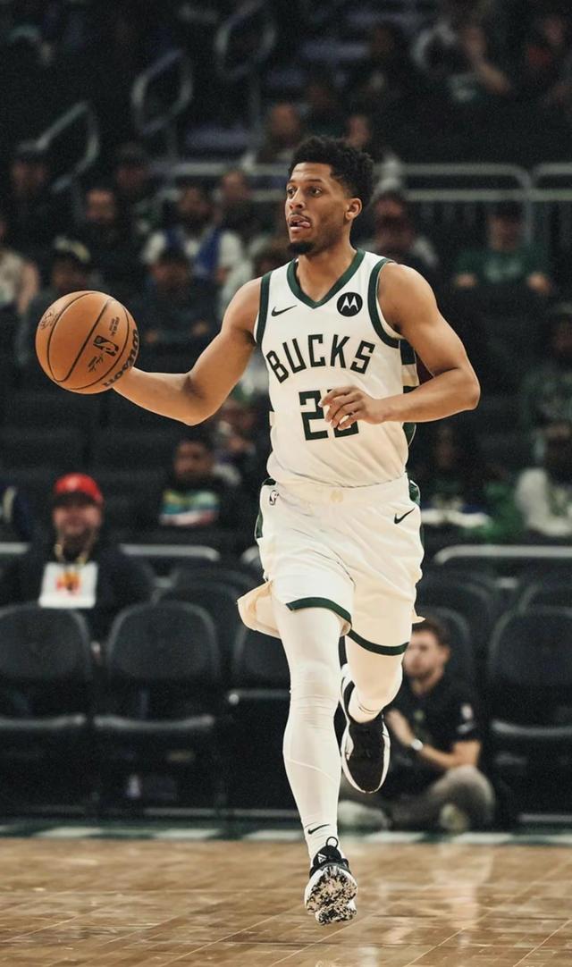 洛佩兹擒下赛季首双双双，全面表现亮眼的简单介绍