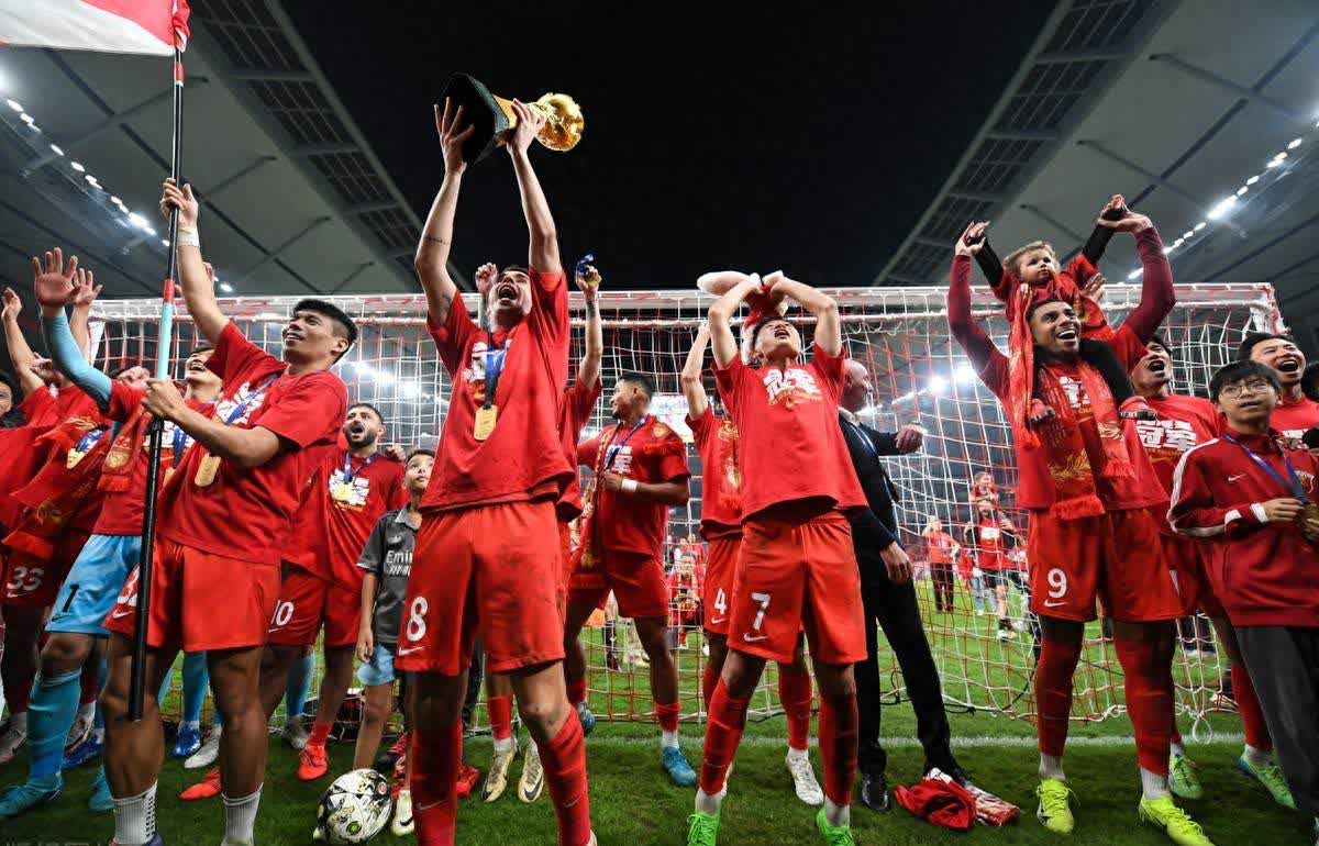 包含球队实力强弱对阵,场面火爆令观众沸腾的词条 包含球队实力强弱对阵,场面火爆令观众沸腾的词条