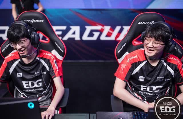 战队调整战术，全新打法获得成功