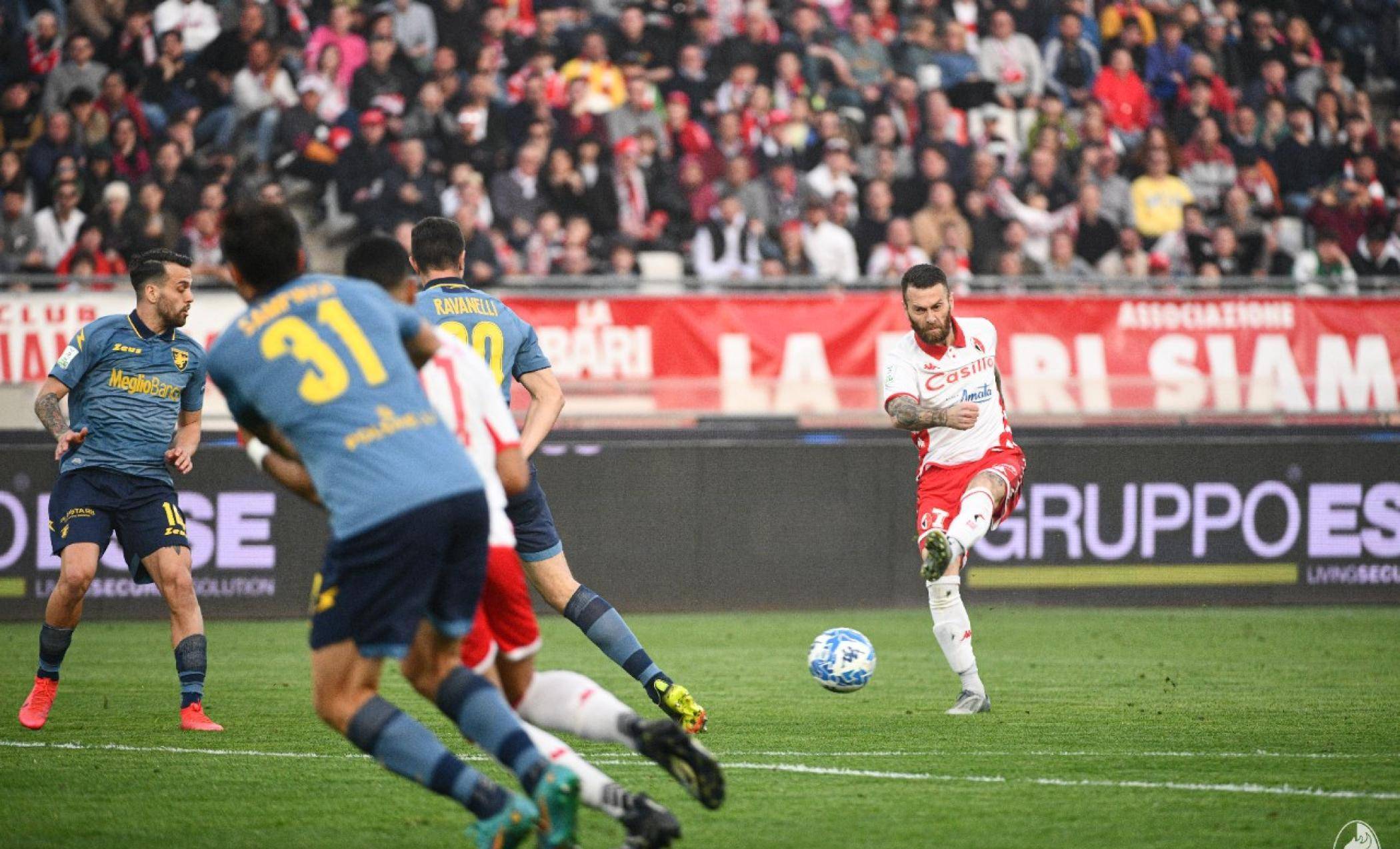 热那亚客场击败巴里，继续保持胜利势头的简单介绍