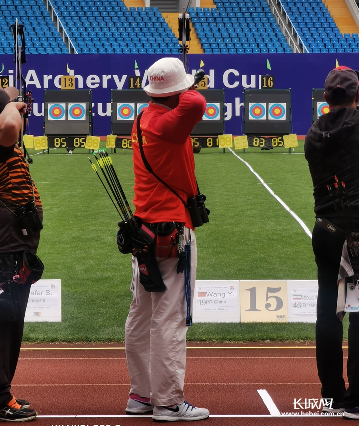 俄罗斯射箭选手优雅夺冠，令人钦佩