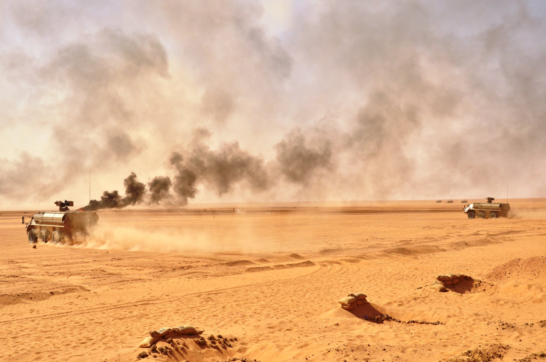 包含阿尔及利亚射手攻入关键球，领先优势明显的词条
