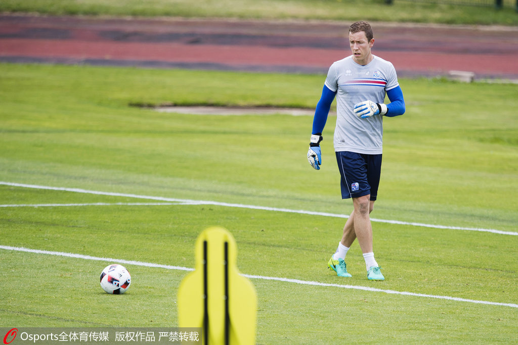 塞浦路斯逆转冰岛，希腊横扫摩尔多瓦挺进淘汰赛的简单介绍