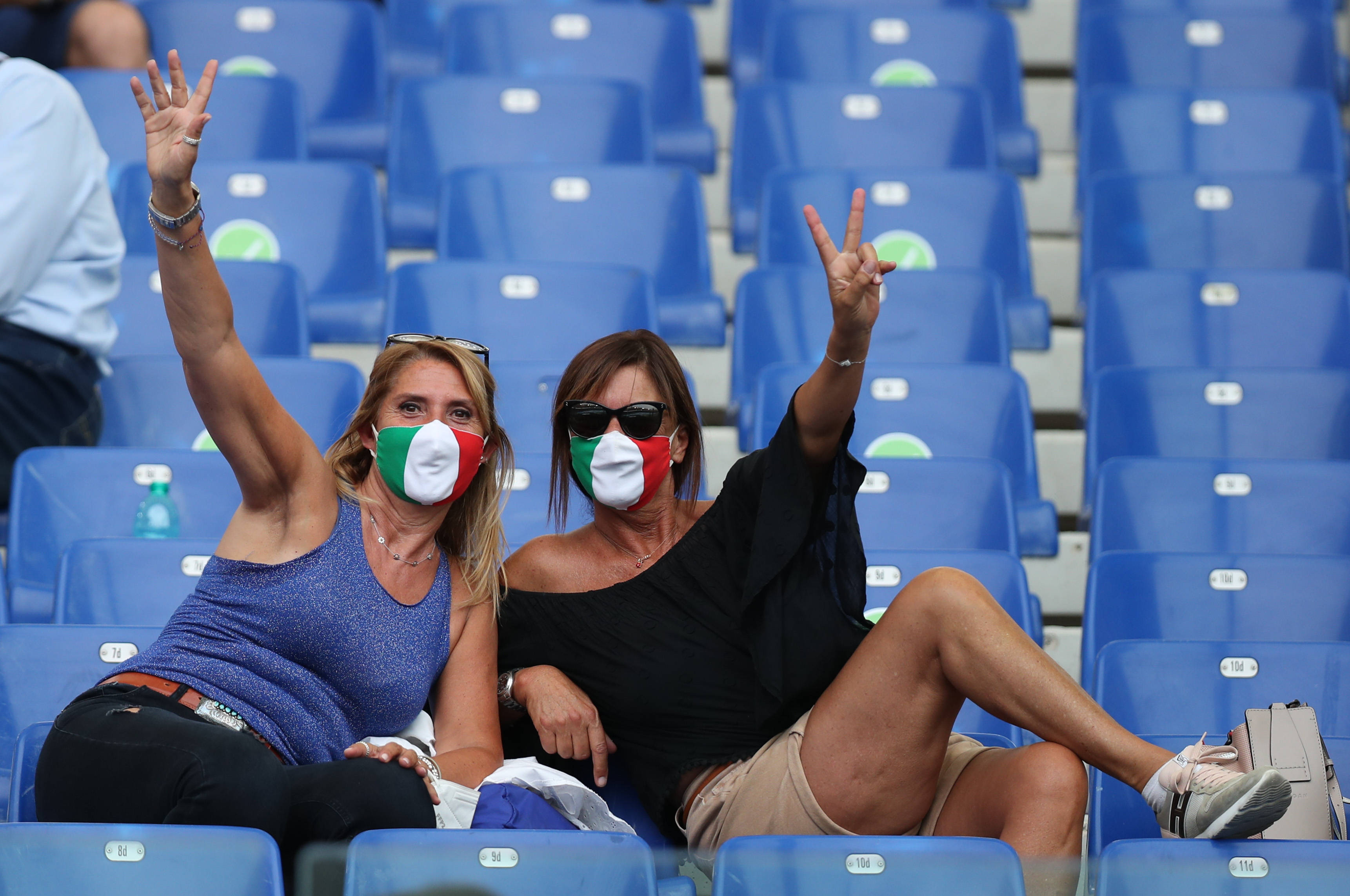 关于欧洲杯赛事精彩纷飞，球迷情绪高涨的信息