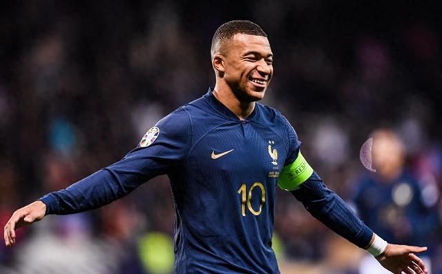 关于足球壮举：欧洲杯赛场传奇续写！的信息