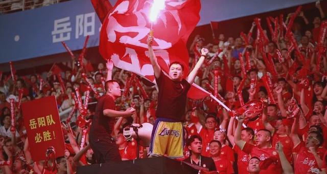 强队对决，谁能登上最高领奖台